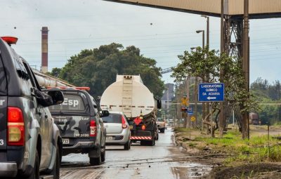 PM e Bombeiros fazem operação para garantir abastecimento de ônibus viaturas e veículos da Saúde 400x255 - PM e Bombeiros fazem operação para garantir abastecimento de ônibus, viaturas e veículos da Saúde