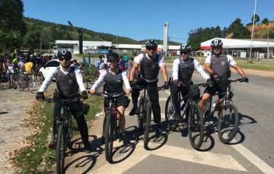 Policiais participam de passeio ciclístico em Cachoeiro 400x255 - Policiais participam de passeio ciclístico em Cachoeiro