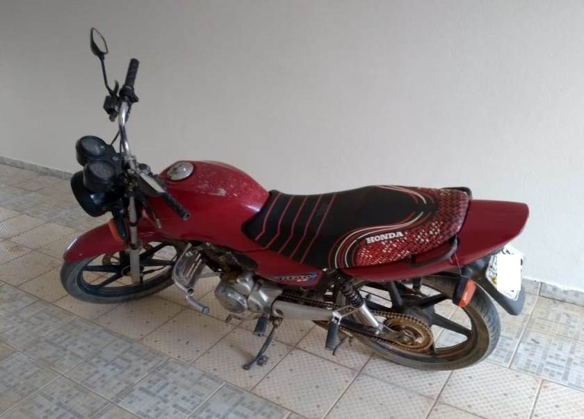 Polícia Militar recupera motocicleta em Laranja da Terra
