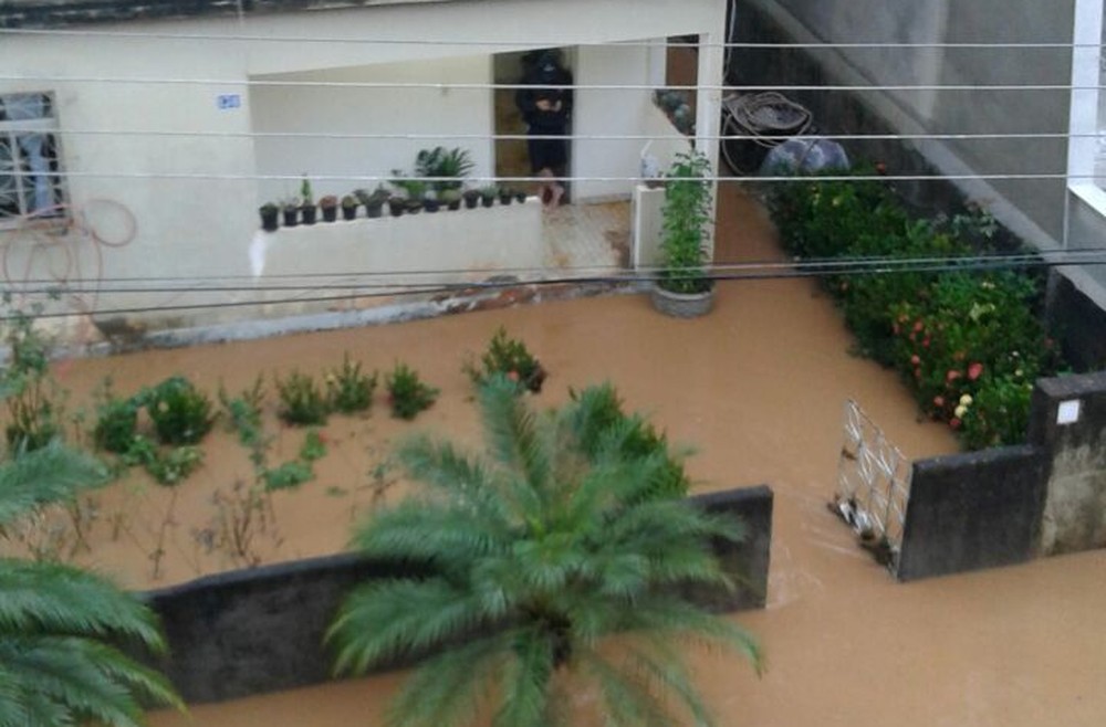 Três das oito cidades do Brasil onde mais choveu em 24 h estão no ES, aponta Inmet