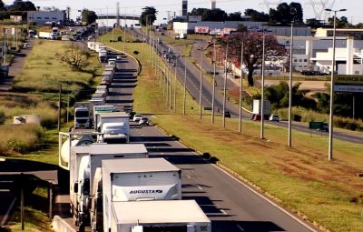 bloqueio 33 400x255 - Infraero alerta que aeroportos de Congonhas, em São Paulo, e os de Recife, Palmas, Maceió e Aracaju só têm combustível para esta quarta-feira