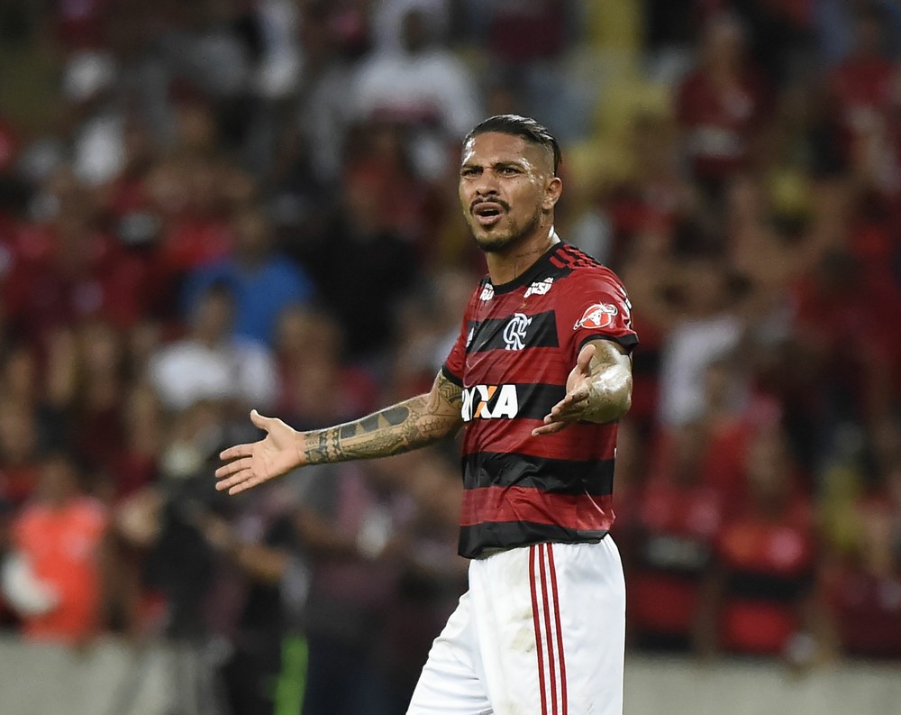 Flamengo suspende o contrato de Guerrero pela segunda vez