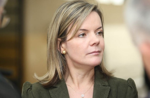 PF vê evidências de que Gleisi recebeu R$ 1 milhão em propina; senadora se diz ‘vítima de perseguição’