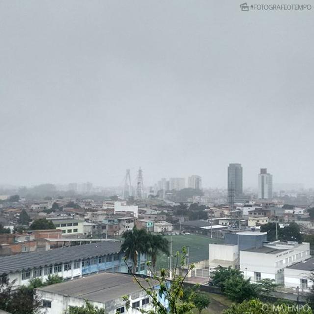 Vitória tem chuva do mês de maio em 24 horas