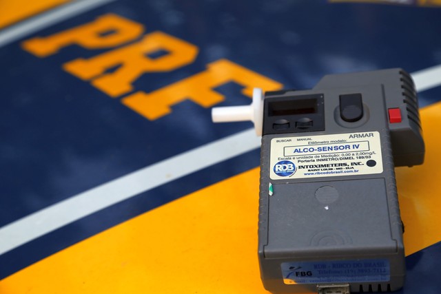 Recusas ao bafômetro superam flagrantes por dirigir bêbado nas rodovias federais