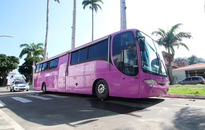 onibus rosa 2 787 400x255 - COORDENADORIA ESTADUAL DA MULHER EM SITUAÇÃO DE VIOLÊNCIA DOMÉSTICA REALIZA MUTIRÃO NA COMARCA DE SÃO MATEUS