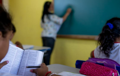 professor 400x255 - Professora é agredida por mãe de aluna em escola de Cabo Frio