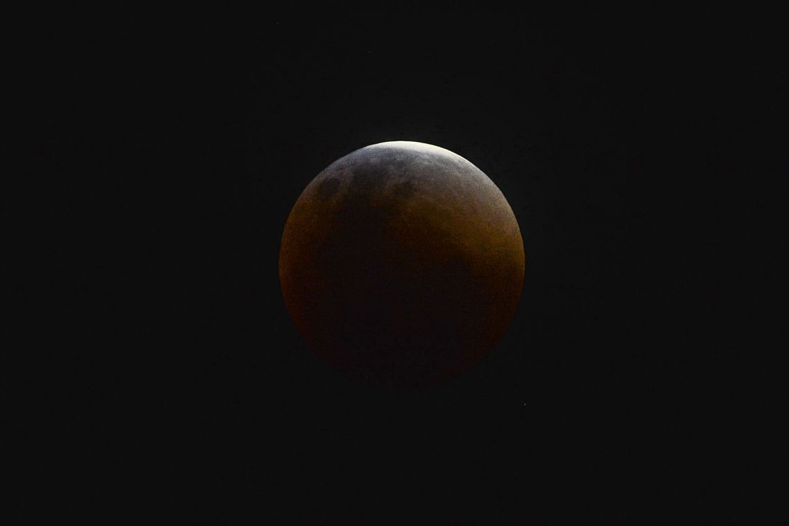Eclipse total da Lua ocorre hoje; veja dicas para acompanhar