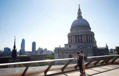 st. pauls cathedral reuters henry nicholls 400x255 - Centro histórico de Londres funcionará com 100% de energia renovável