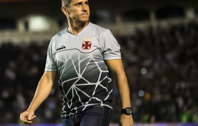 jorginho 400x255 - Durou pouco: após 10 jogos, Jorginho é demitido do Vasco