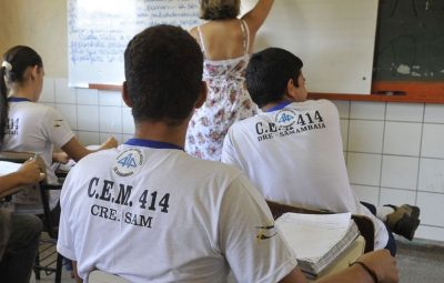 escola 400x255 - Maioria no ensino médio não aprende o básico de português e matemática