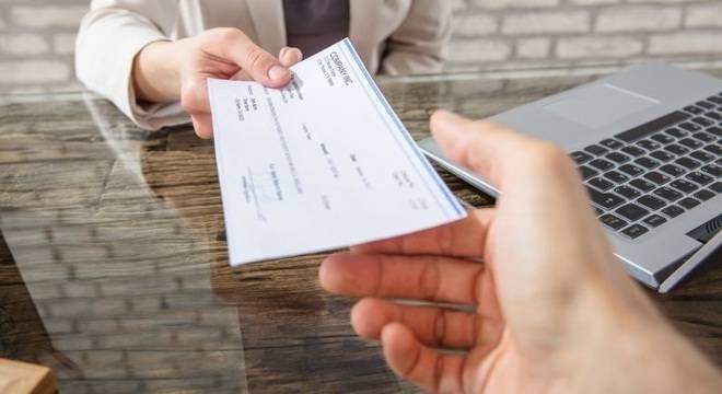 Boletos vencidos a partir de R$ 100 podem ser pagos em qualquer banco