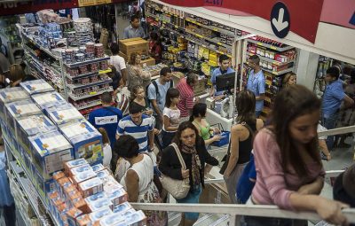 compras no comercio 400x255 - Inflação oficial é de 0,45% em outubro