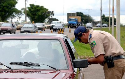 fiscalizacao prf 400x255 - Operação Finados: número de acidentes em rodovias federais cai 21%