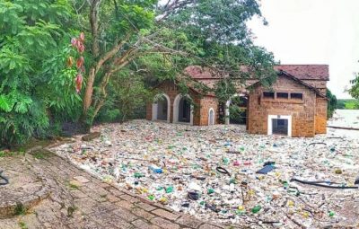 Tietê e Jundiaí transbordaram lixo muito lixo 400x255 - Tietê transborda e enche de lixo um parque no interior paulista