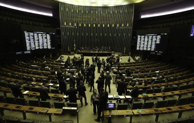 camara 400x255 - Dos 513 deputados, 31 foram eleitos sem atingir a cláusula de barreira