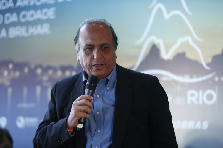 Justiça bloqueia R$ 35 milhões em bens de Pezão e mais oito réus
