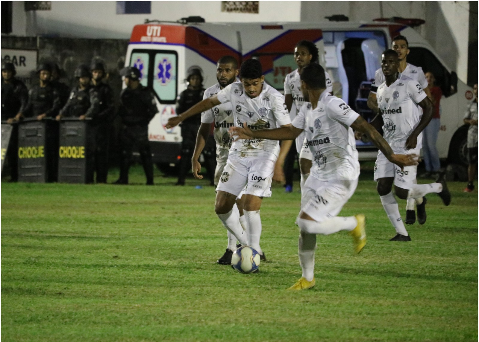 Erich Bomfim confirma que armou uma “arapuca” defensiva no Rio Branco-ES contra o Serra