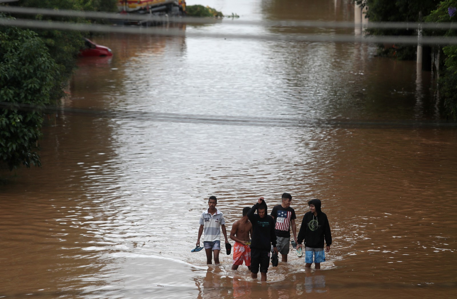 Governo de SP gastou menos da metade do previsto para combater enchentes desde 2014