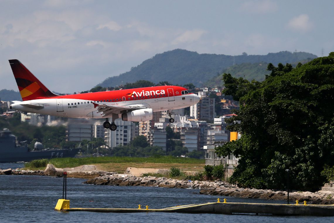 Com devolução de aviões, Avianca cancela mais voos em todo o país