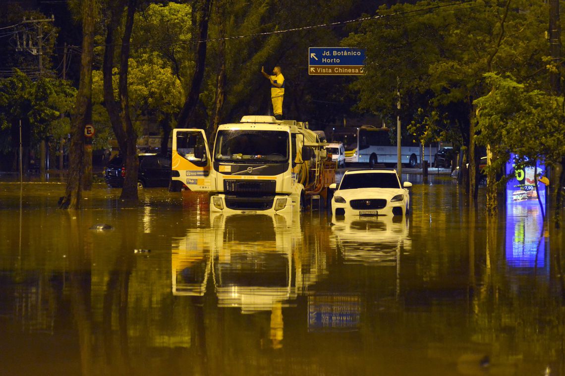 Temporal deixa pelo menos três mortos no Rio de Janeiro