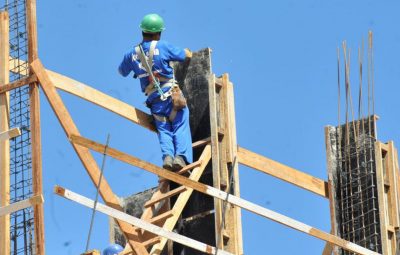 trabalhador 400x255 - A cada 3 horas e 40 minutos uma pessoa morre por acidente de trabalho