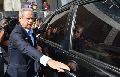 dirceu 400x255 - Dirceu deve se entregar à PF em Curitiba até amanhã às 16h