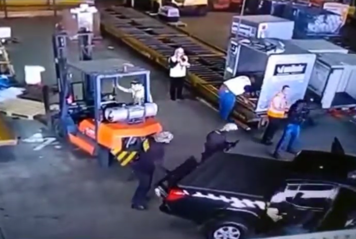 Polícia prende dois suspeitos de roubo de ouro em Guarulhos