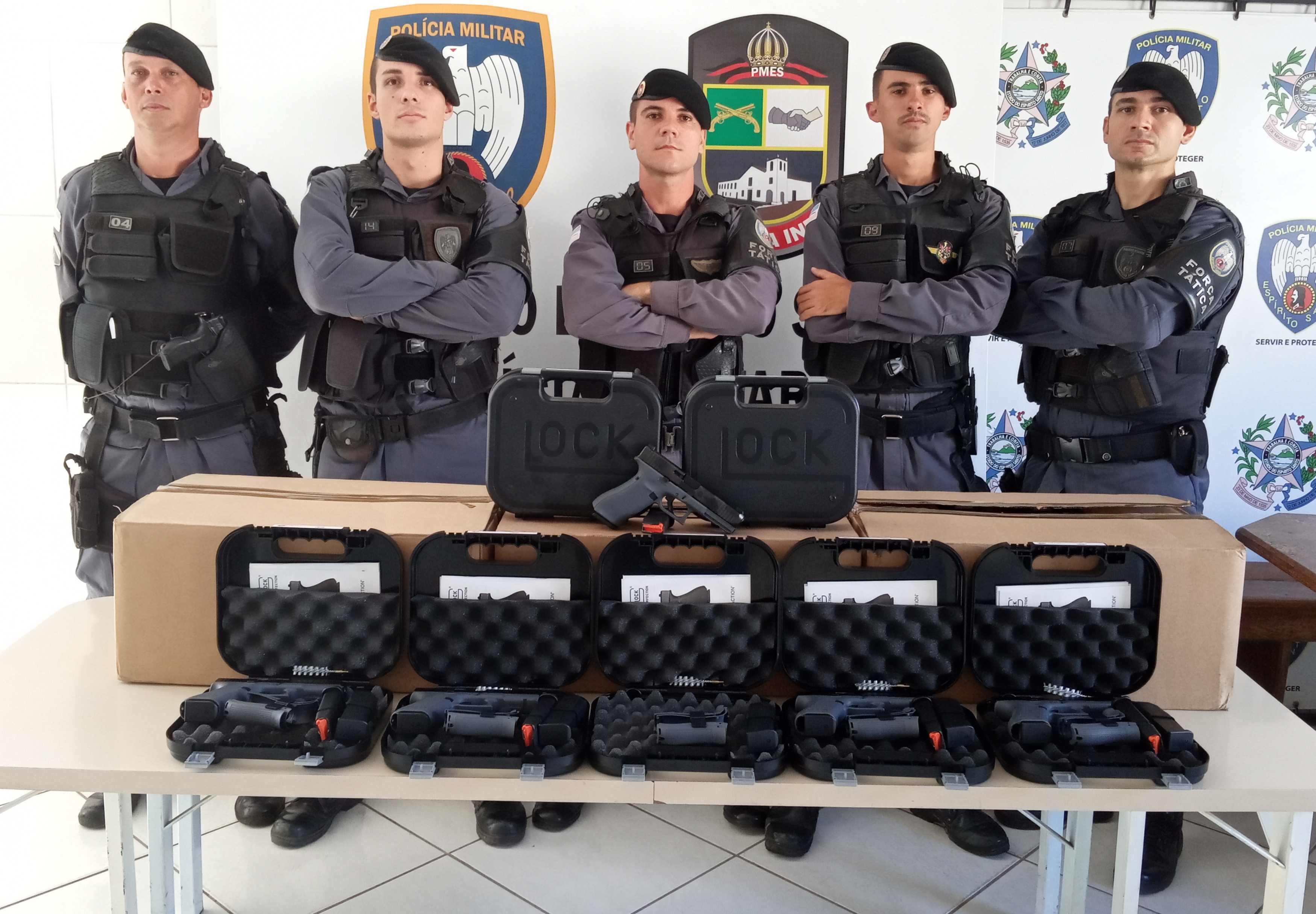 10ª CIA IND RECEBE 45 PISTOLAS GLOCK