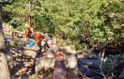 Em mutirão 42 toneladas de lixo são retiradas da baía de Vitória 400x255 - Em mutirão, 42 toneladas de lixo são retiradas da baía de Vitória