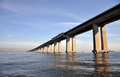 ponte rio niteroi 400x255 - Homem mantém reféns em ônibus na Ponte Rio-Niterói