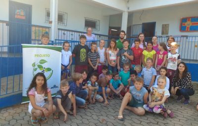 IMG 20190919 WA0323 400x255 - Dia da Árvore: alunos de Domingos Martins aprendem  importância das abelhas para o reflorestamento