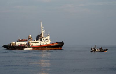 Italianos apreendem navio de resgate alemão 400x255 - Italianos apreendem navio de resgate alemão