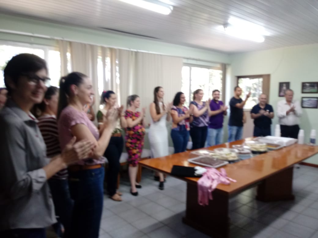 Alunos conquistam duas medalhas no jogos escolares e são recebidos com festa