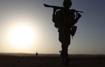 soldado 400x255 - Drone americano mata 30 civis no Afeganistão