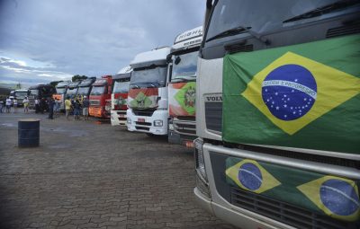 caminhoneiros 400x255 - Alta do diesel surpreende caminhoneiros e líder do CNTRC garante que terá greve