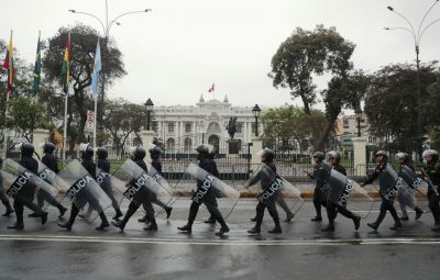 peru parlamento 400x255 - Após dissolução do Congresso do Peru, parlamentares empossam vice