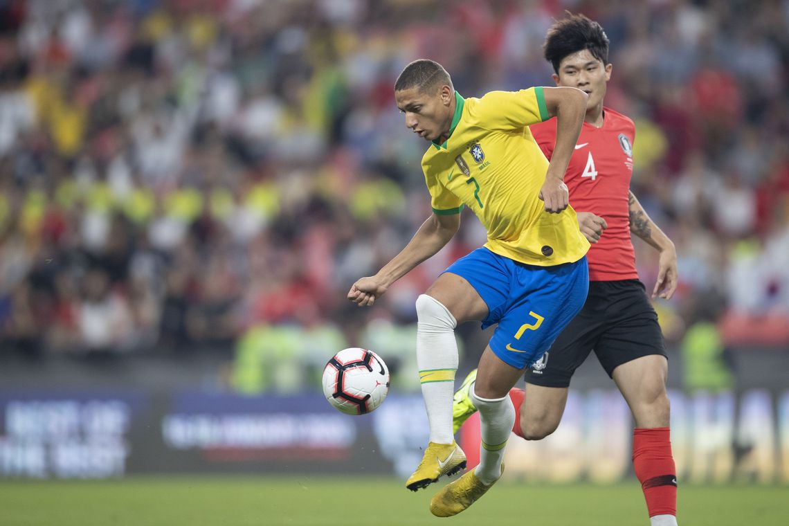 Brasil vence Coreia do Sul em último jogo do ano da seleção