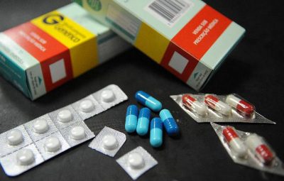 antibiotico 400x255 - Uso inadequado de antibióticos aumenta resistência de bactérias