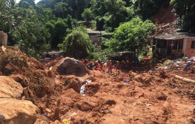 Defesa Civil e Bombeiros elevam para 42 o número de desaparecidos após chuvas na Baixada Santista 400x255 - Defesa Civil e Bombeiros elevam para 42 o número de desaparecidos após chuvas na Baixada Santista