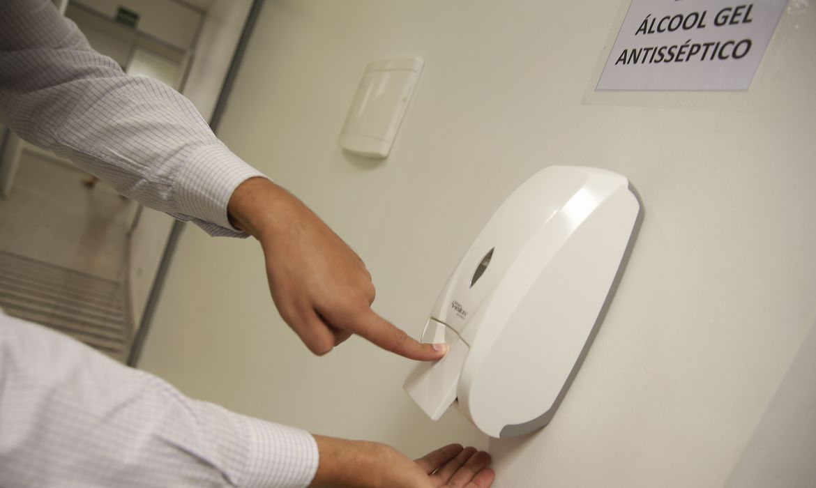 Covid-19: ministério consolida orientações para prevenção e tratamento