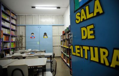 estudantes 400x255 - Lei autoriza distribuição de alimentos a famílias de estudantes