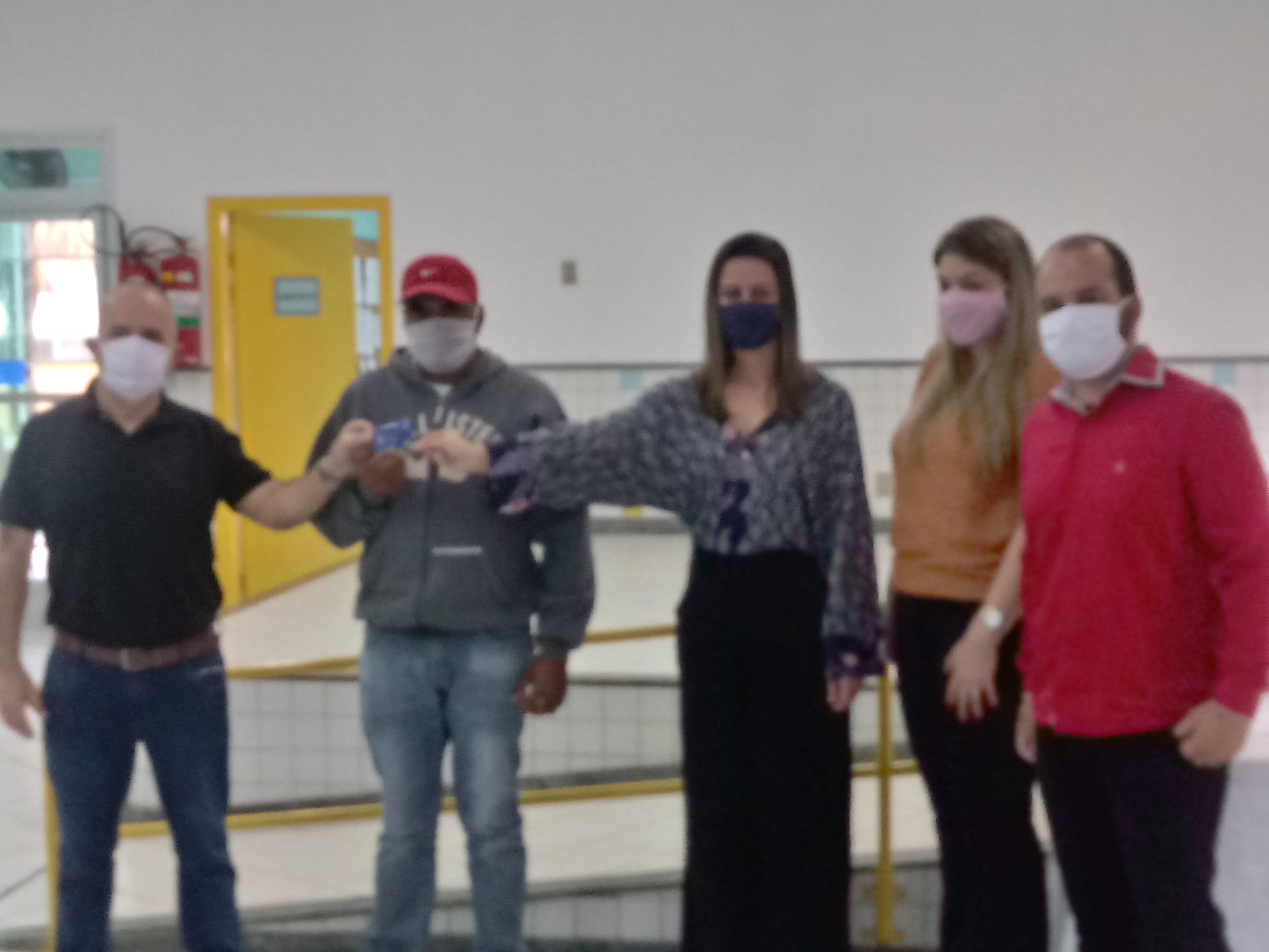 Cartão Reconstrução é entregue a famílias de Iconha