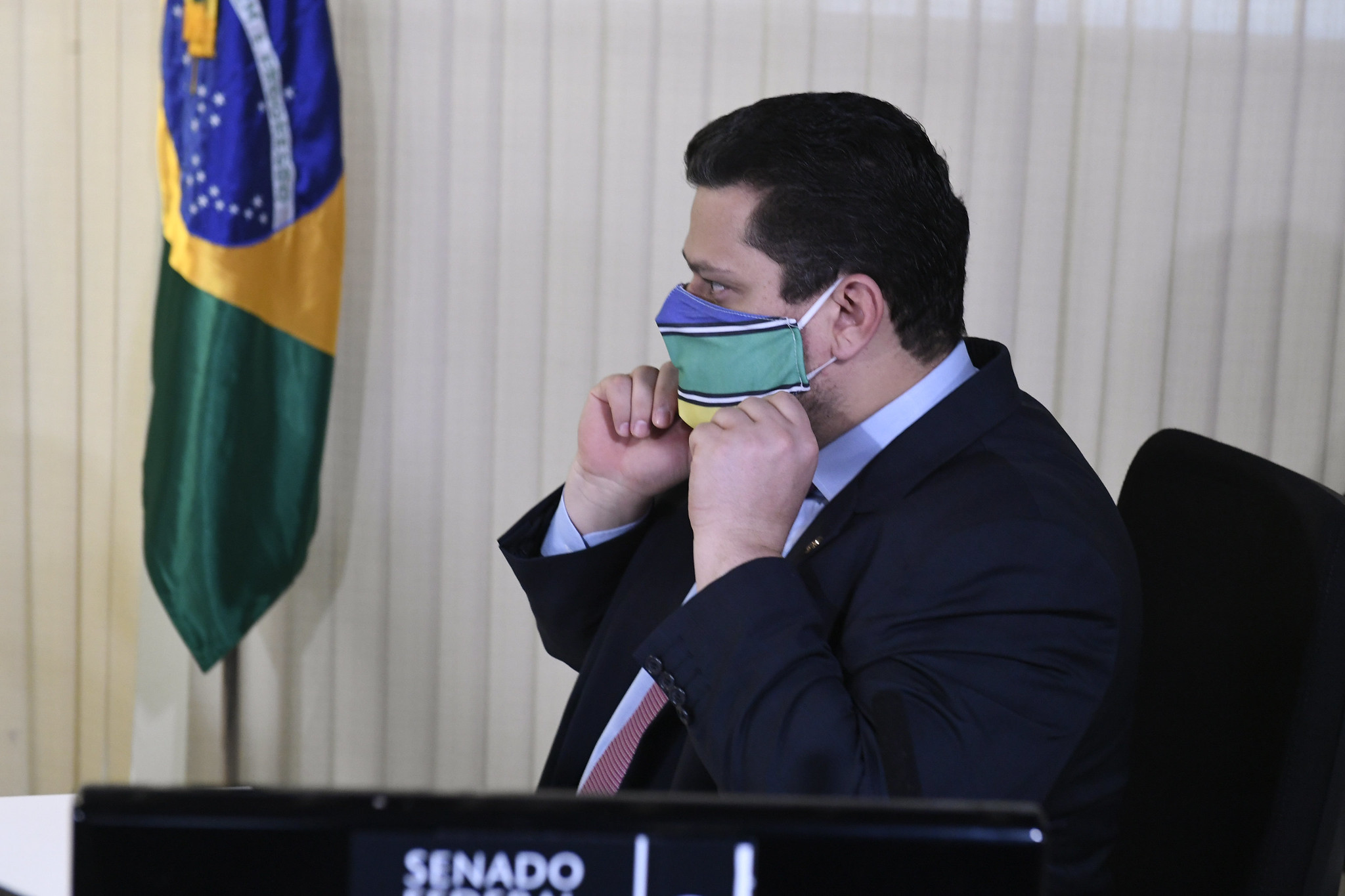 É direito do presidente vetar, diz Alcolumbre sobre ajuda a estados e municípios