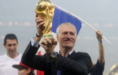 ex jogador Didier Deschamps 400x255 - Técnico da seleção francesa vê incoerência em jogos durante pandemia