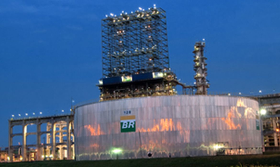 Petrobras aumenta diesel em 7% e gasolina em 5% nas refinarias