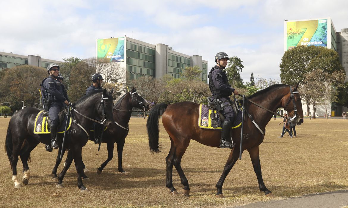 MP reajusta salários de policiais do Distrito Federal em 8%