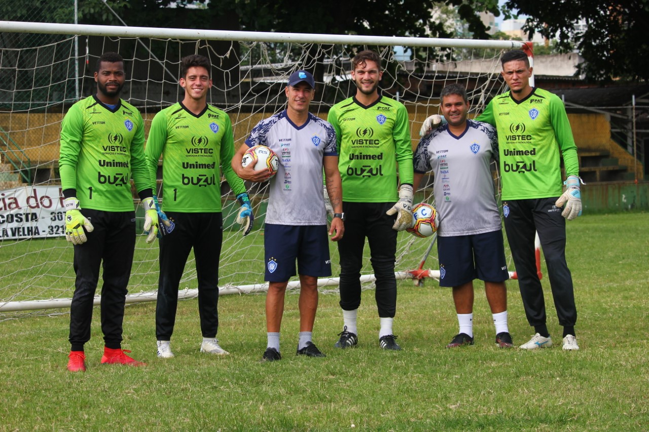 Preparador de goleiros do Vitória realiza trabalhos virtuais durante a paralisação do futebol