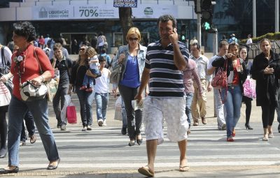 economia 400x255 - Economistas recomendam austeridade às famílias