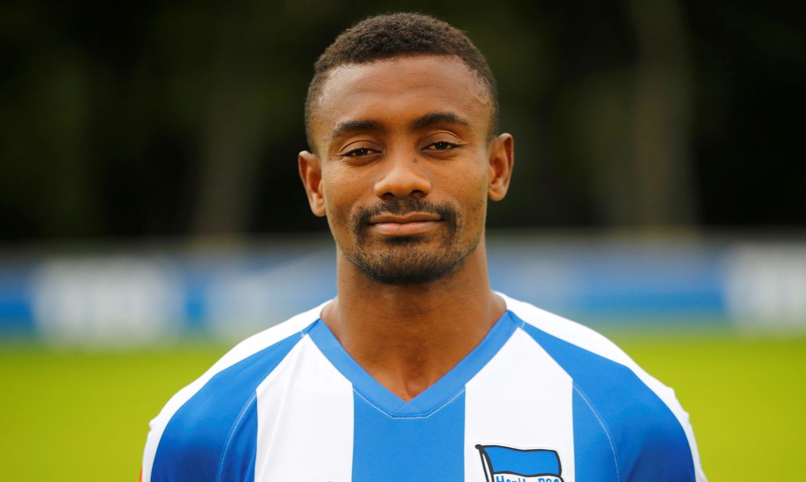 Botafogo anuncia contratação do atacante marfinense Salomon Kalou